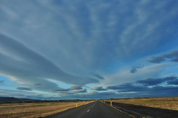 O horizonte é sempre vasto no sul da Islândia (a caminho de Skaftafell)
